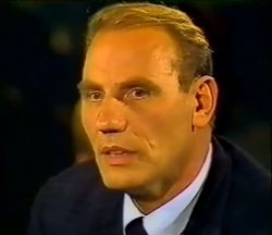 Dr. Hamer in einer Fernsehsendung, ca. 1982.jpg